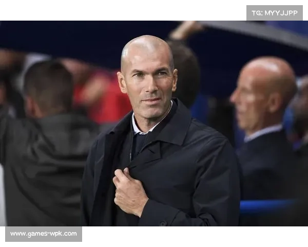 菲戈赞齐达内天赋出众 能轻松融入巴萨 菲戈赞齐达内天赋出众 能轻松融入巴萨